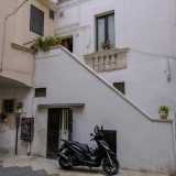 ...e Palazzo Traversa a destra